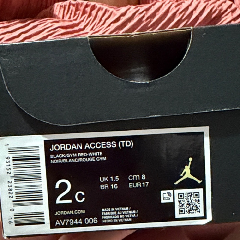 Jordan Black and Red Baby Sneakers - Picture 3 of 4